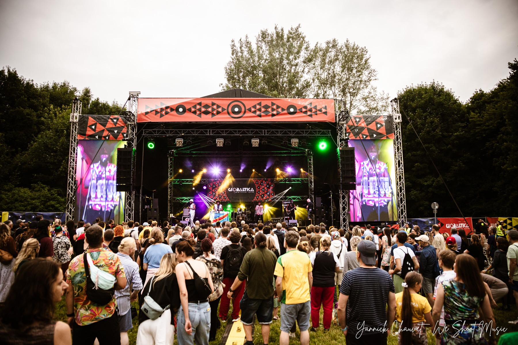 Kin'Gongolo Kiniata performing live during Globaltica Festival 2026.