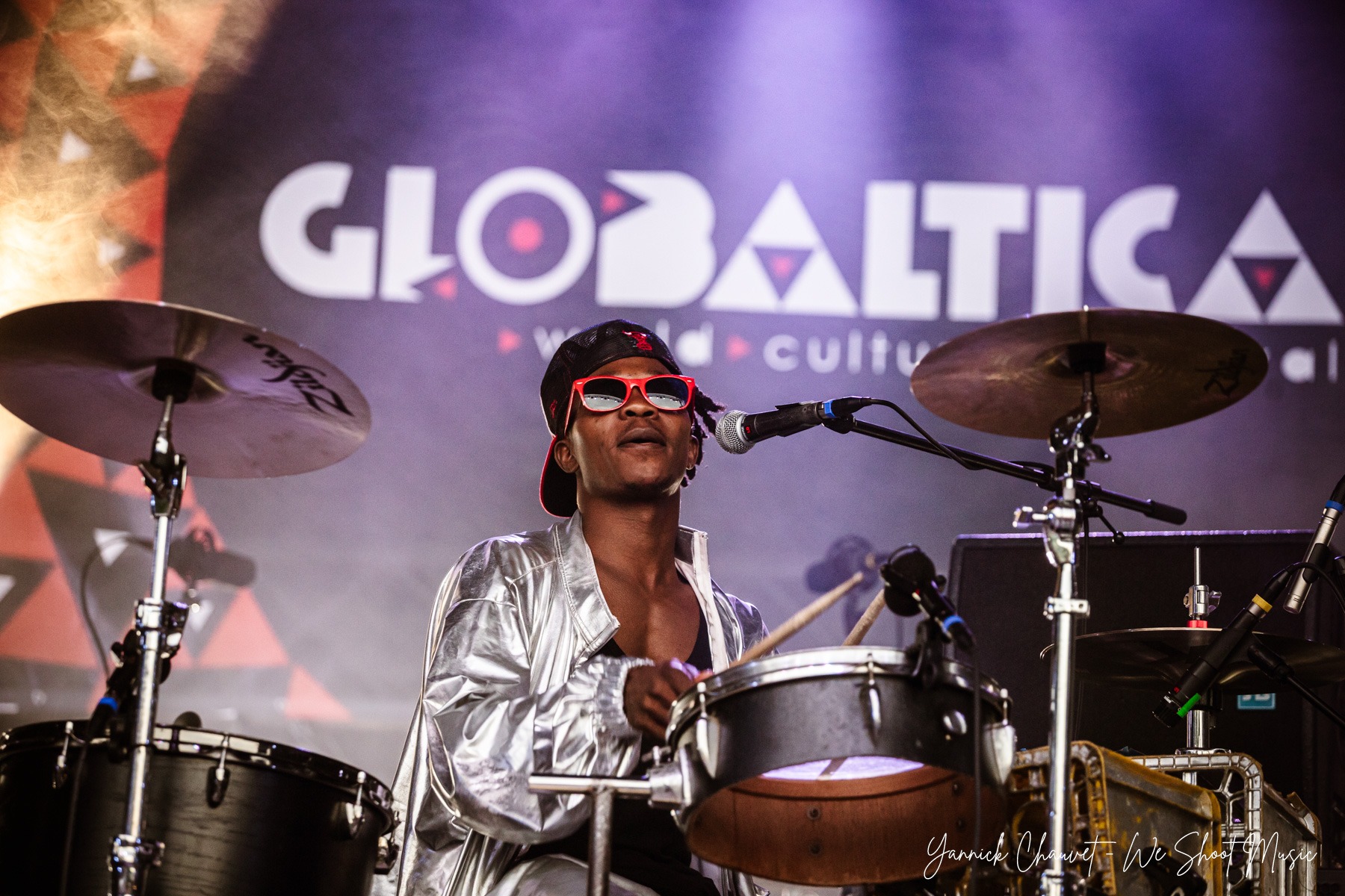 Kin'Gongolo Kiniata performing live during Globaltica Festival 2026.