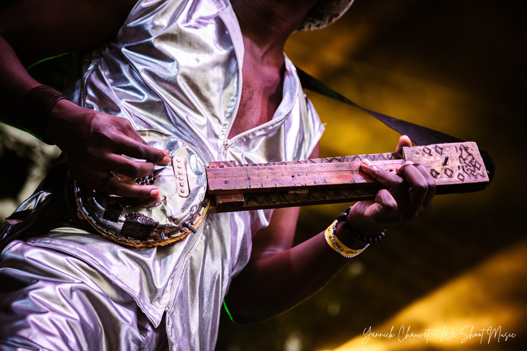 Kin'Gongolo Kiniata performing live during Globaltica Festival 2026.