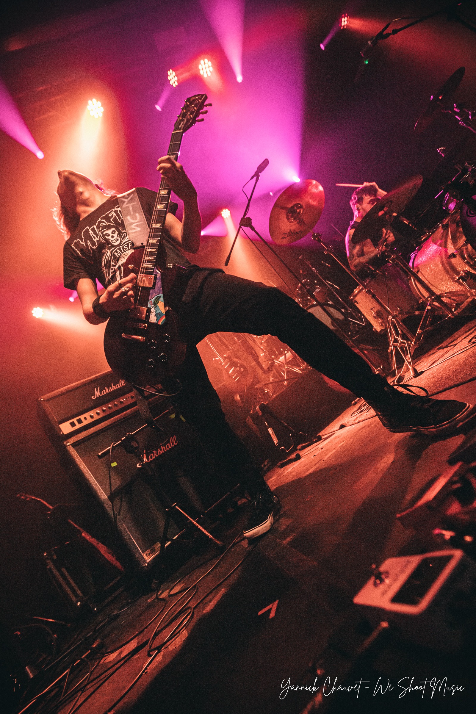 Danziger performing in Drizzly Grizzly, Gdansk